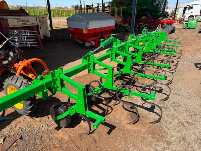 John Deere 825 Skoffel 8 Row 76